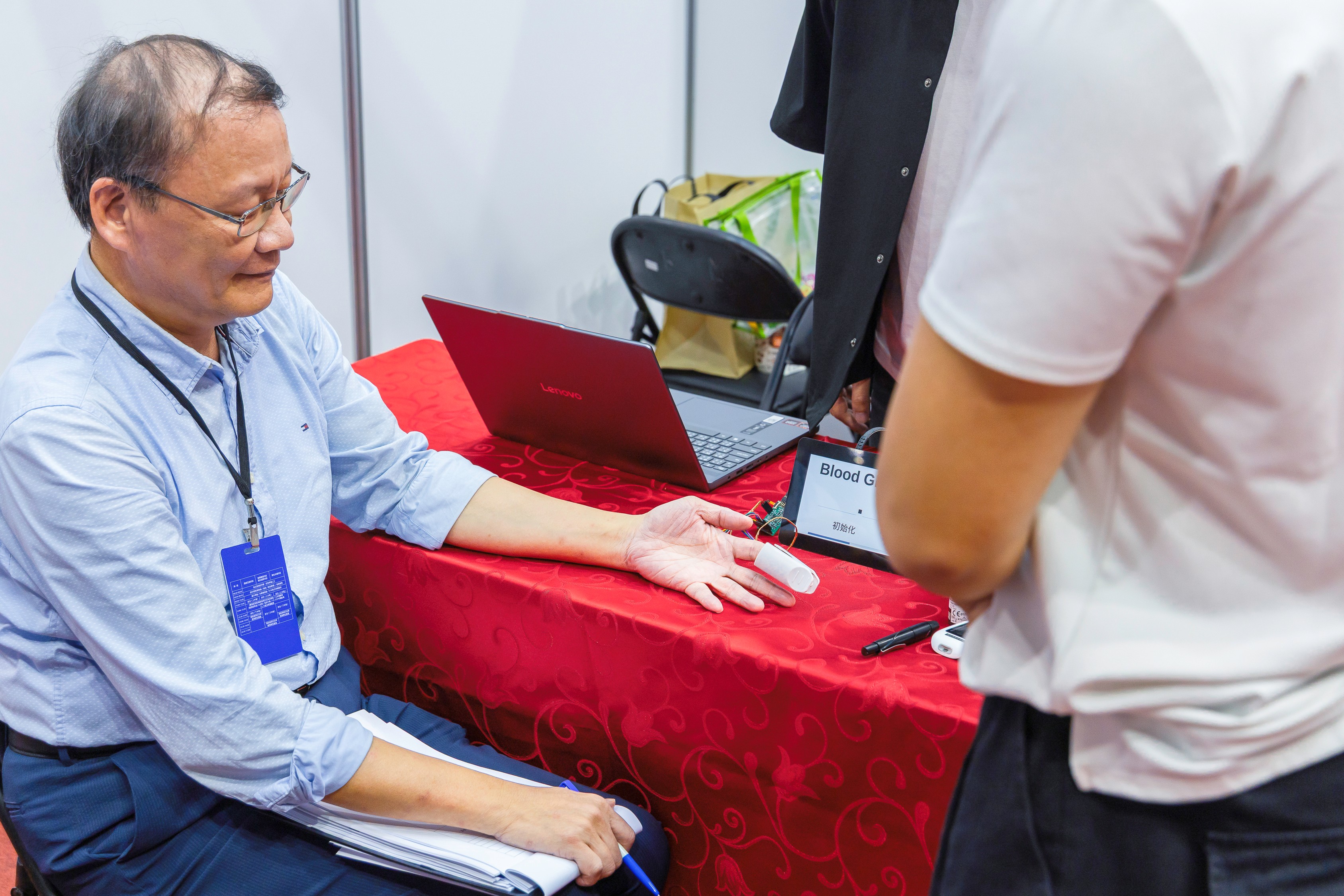 評審委員實際測試情形